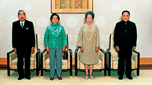 1978年10月23日、天皇皇后両陛下を表敬した鄧小平副総理と卓琳夫人
