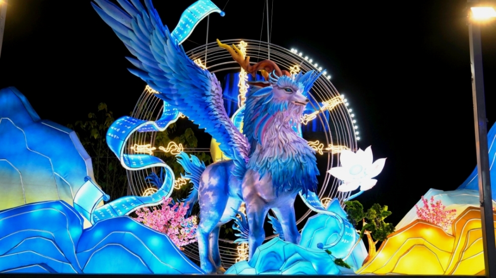 「匠の心・無形文化遺産」をテーマにした中国に伝わる瑞獣「白沢」のランタン（写真提供・自貢文旅発展集団）。