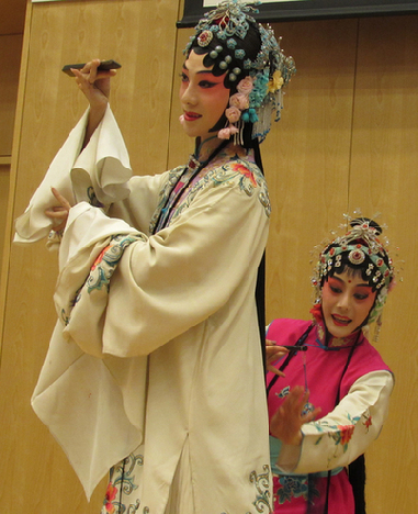 董飞さん演じる男旦の美しい姿