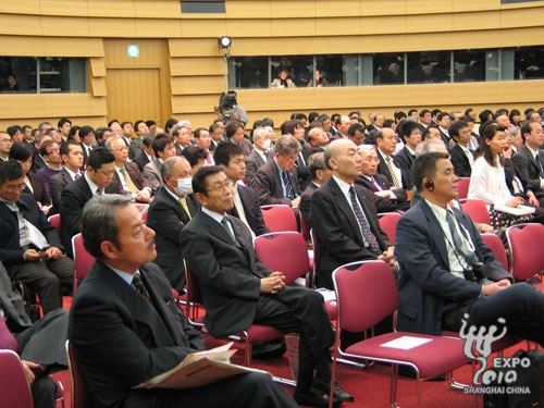 ３００人以上の日本企業とメディア代表が、上海万博大阪フォーラムに出席